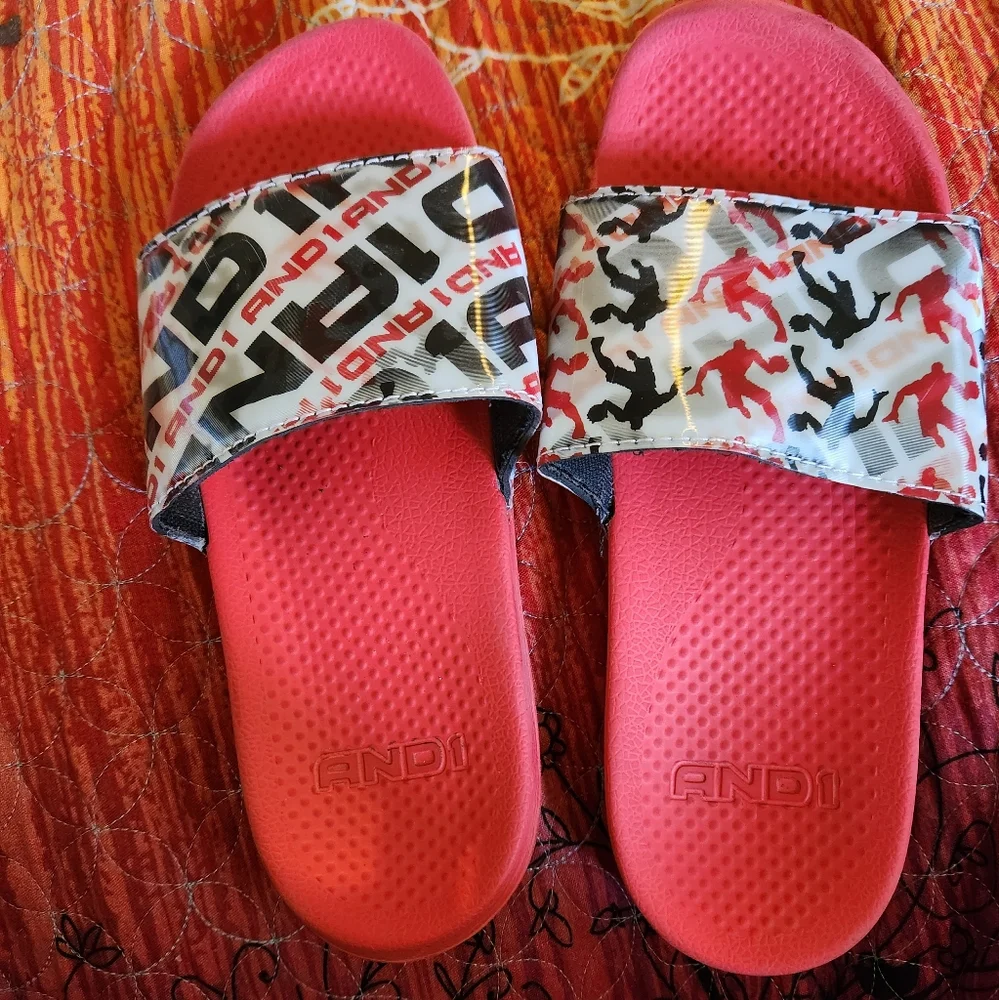 Boys And 1 slides size 4.5